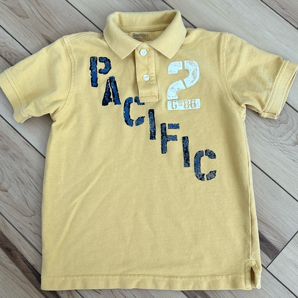Gap kids boys short sleeve polo size 6-7
